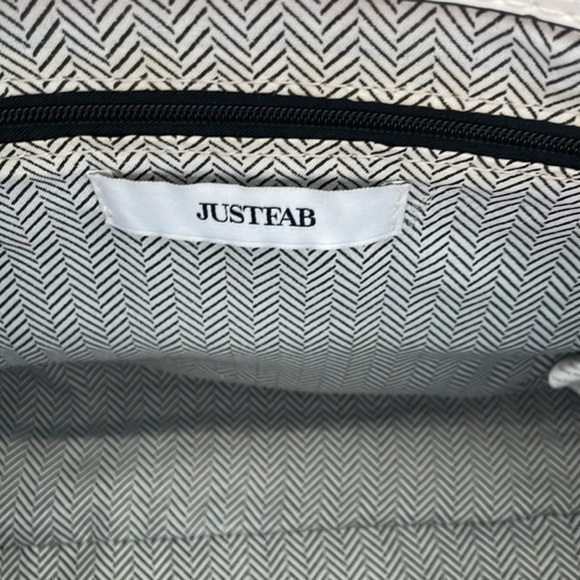 JustFab Weekend In Venice Satchel - Picture 10 of 15